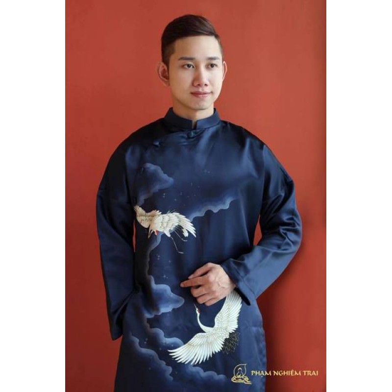 Trang phục áo dài nam - Phạm Nghiêm Trai