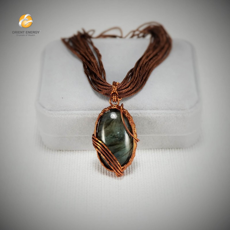 Đá Xà Cừ Labradorite Màu Xanh Lá Dương Dáng Oval EO003 - Orient Energy