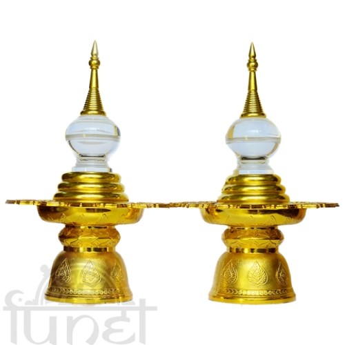 Dĩa và Tháp Xá Lợi